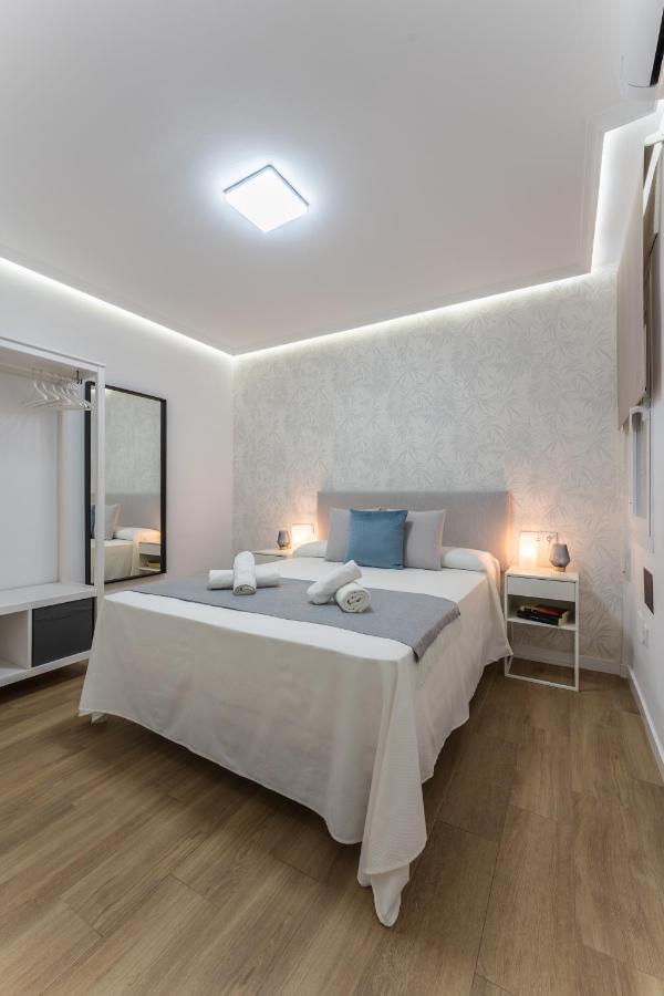 Casa Augusto - Junto Al Teatro Romano, Con Garaje เมรีดา ภายนอก รูปภาพ